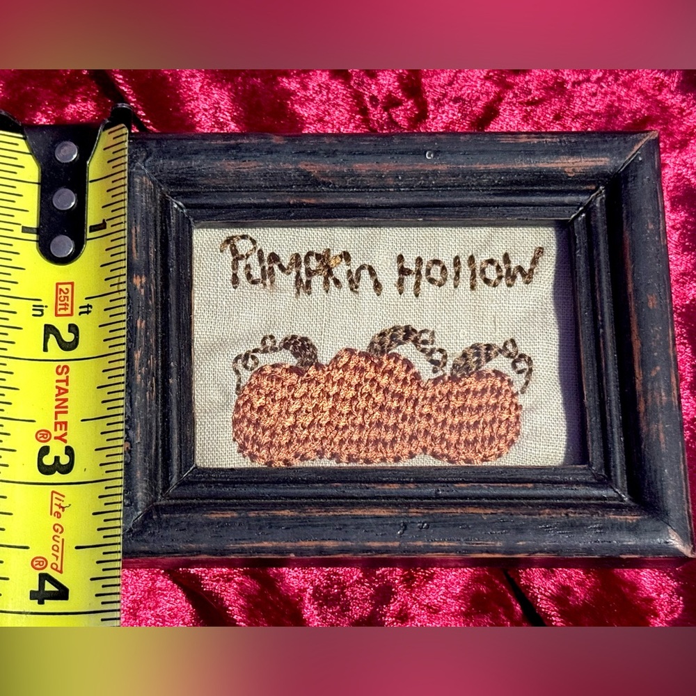 Vintage Halloween Framed Cross Stitch Embroidery Pumpkin Hollow🎃🍂🍁 - Picture 7 of 10